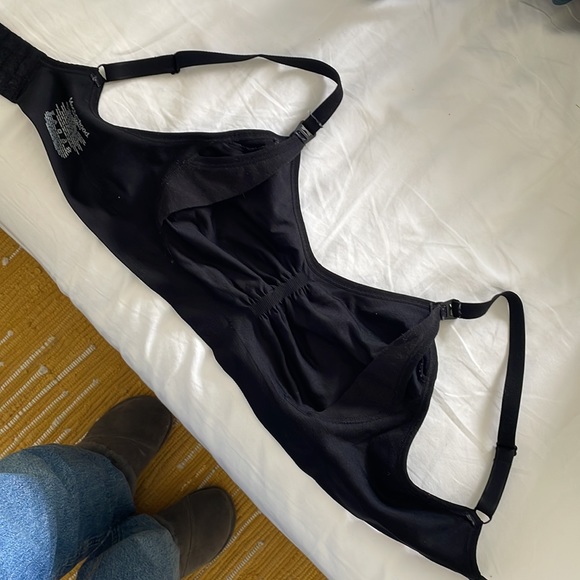 Black maternity bra size medium - Picture 3 of 5